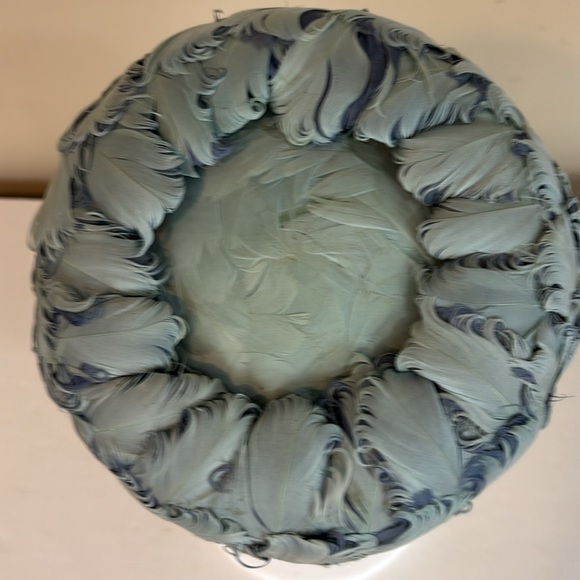 Vintage  Light Blue Feather Pillbox Hat Union Label Made in USA - Picture 6 of 12
